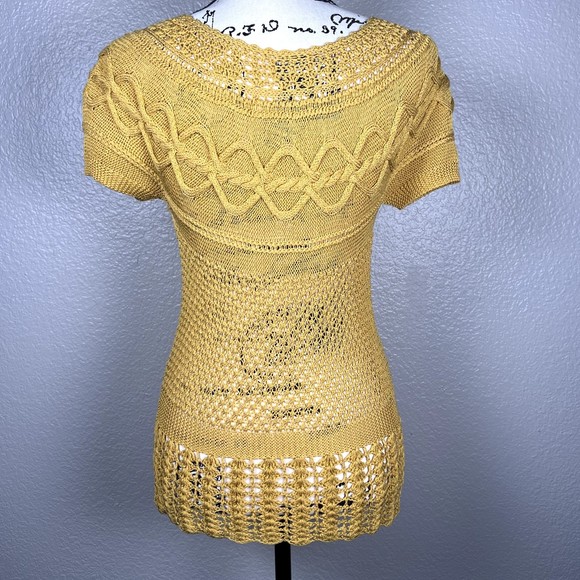 Sz XS Short-Sleeve Button-Up Blouse Mustard Yellow Open-Knit Eyelet - Picture 2 of 11